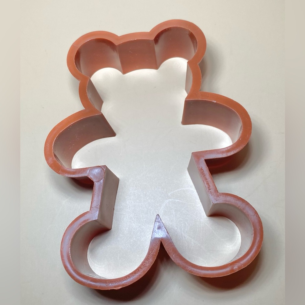 Hallmark Plastic Open Cookie Cutter Gingerbread Brown Teddy Bear Christmas‎
